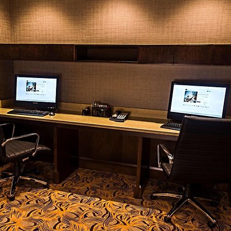 Hampton Inn By Hilton Ottawa Airport Bagian luar foto