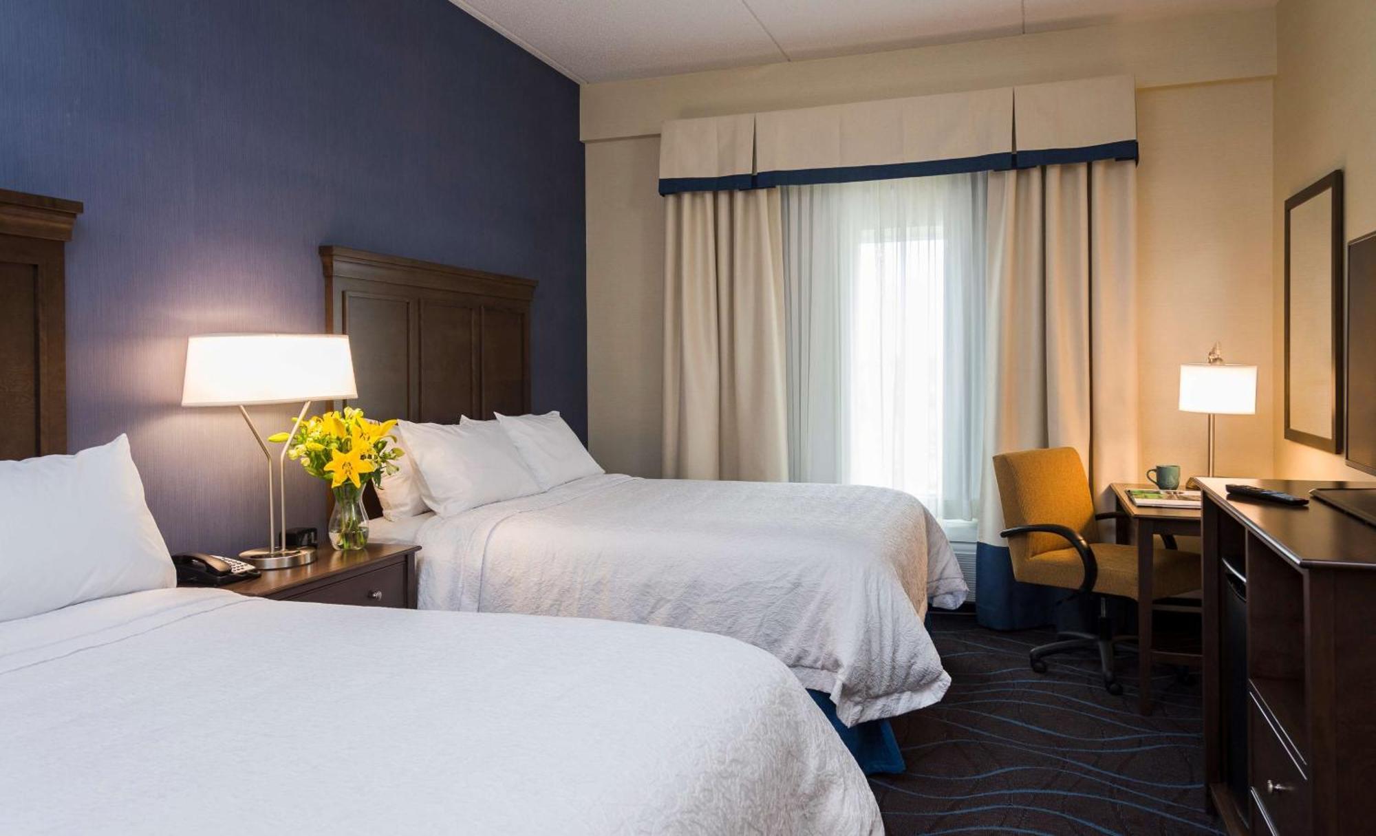 Hampton Inn By Hilton Ottawa Airport Bagian luar foto