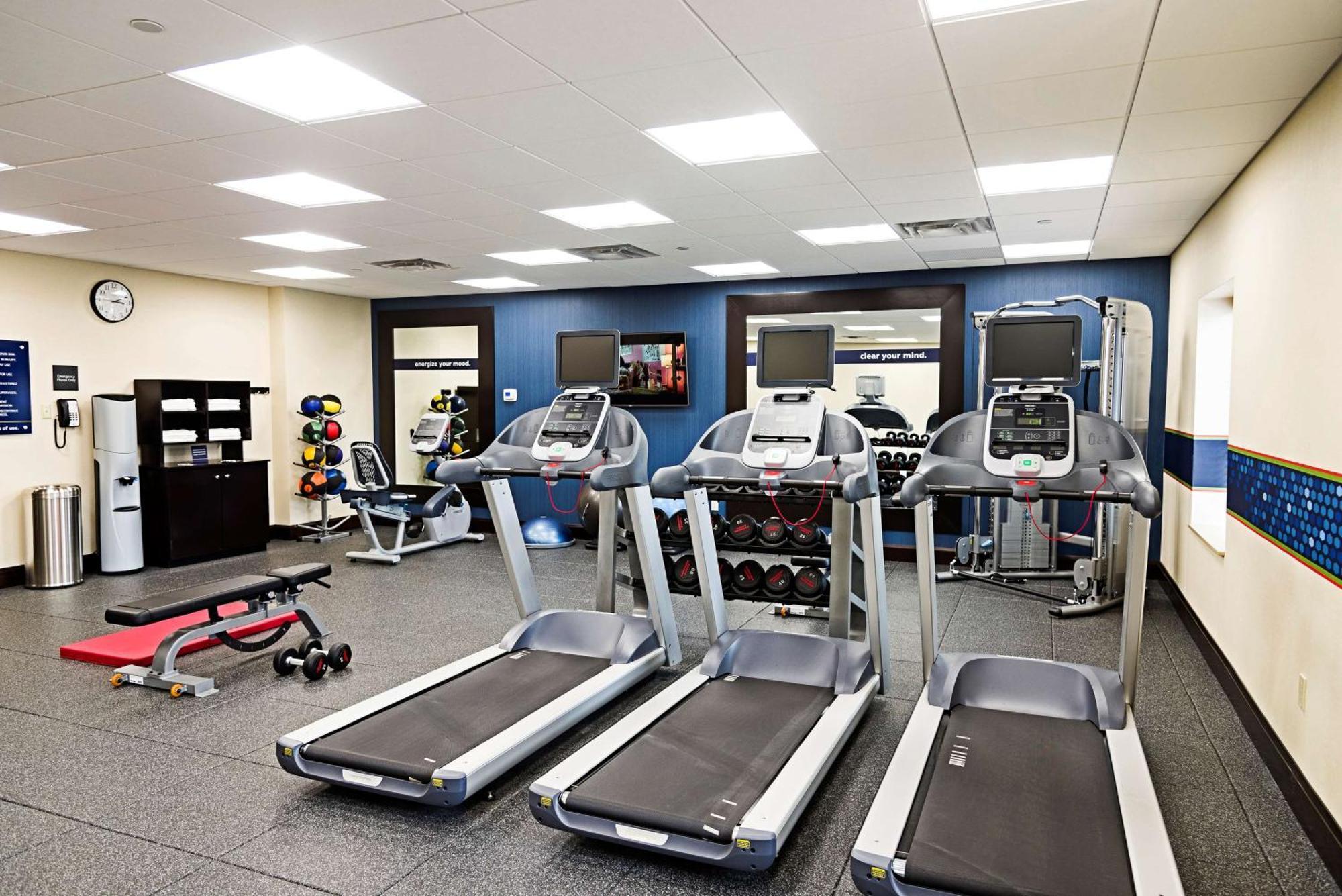Hampton Inn By Hilton Ottawa Airport Bagian luar foto